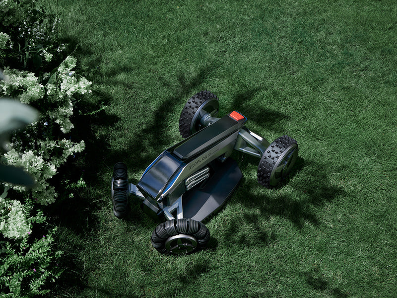 EcoFlow | Blade (Smart Robotic Lawn Sweeping Mower)